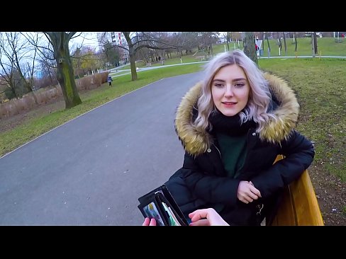 ❤️ Swallows ib tug neeg txawv lub kub cum rau nyiaj - blowjob nyob rau hauv lub tiaj ua si los ntawm Eva Elfie ❌ Fucking video ntawm peb hmn.teatroporno.ru% ib